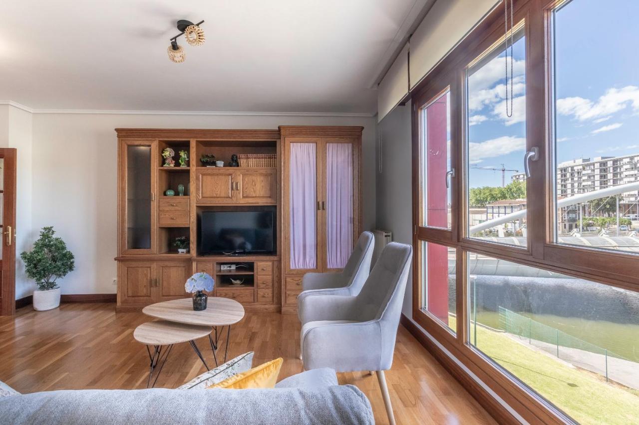 Confort Junto A La Ria De Barakaldo Exterior foto